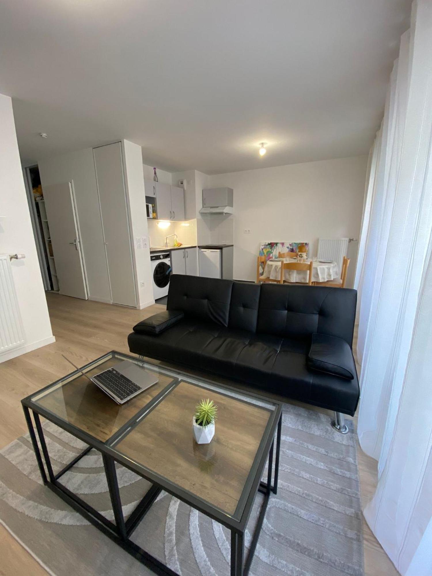 Joli Appartement F2 Bobigny Metro Proche Paris Exterior photo