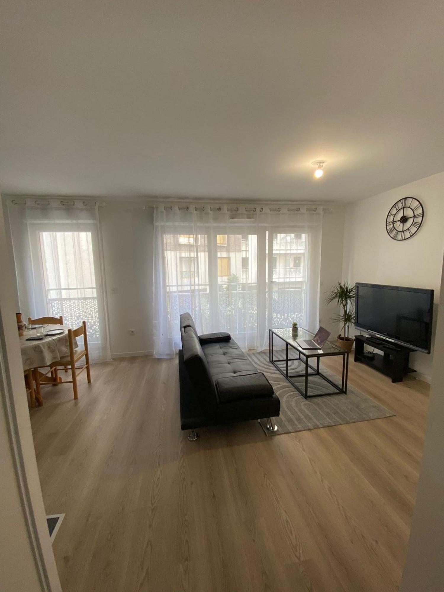 Joli Appartement F2 Bobigny Metro Proche Paris Exterior photo